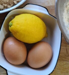 Lemon Zest Cupcakes Eggs